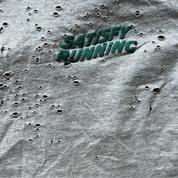 Satisfy Running Mothtech T-shirt - Picture 4 of 5